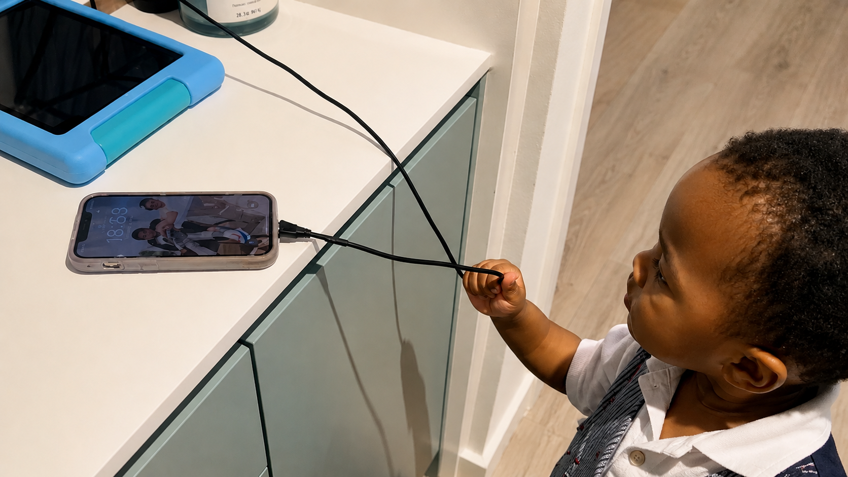 Magnetic Charging for Parents with Kids: A Safer, Smarter Way to Charge at Home